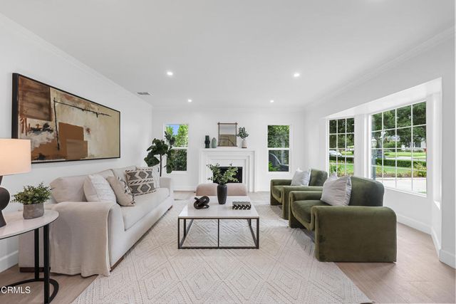 2176 Las Lunas Street, Pasadena, CA 91107