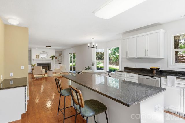 306 Woodview Court, Fletcher, NC 28732