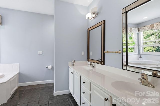 306 Woodview Court, Fletcher, NC 28732