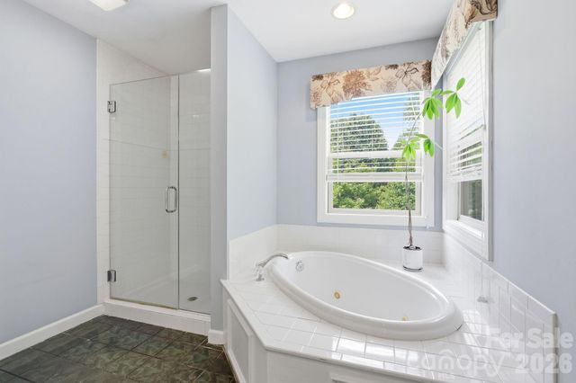 306 Woodview Court, Fletcher, NC 28732