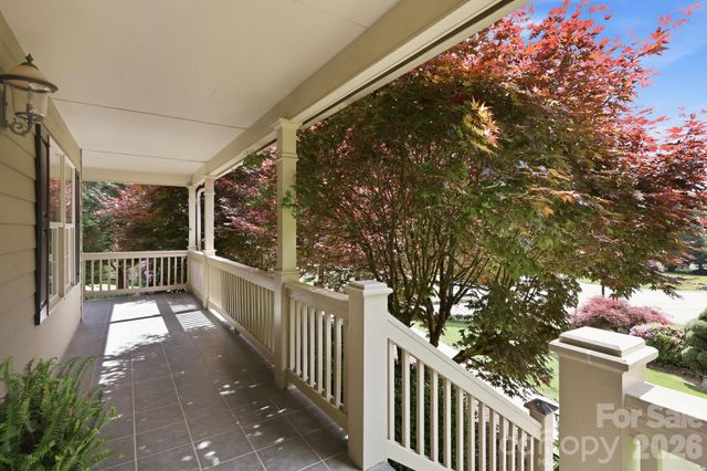 306 Woodview Court, Fletcher, NC 28732