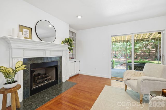 306 Woodview Court, Fletcher, NC 28732