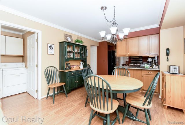 19760 Sussex Avenue, Livonia, MI 48152