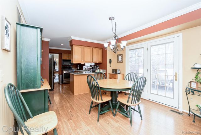 19760 Sussex Avenue, Livonia, MI 48152