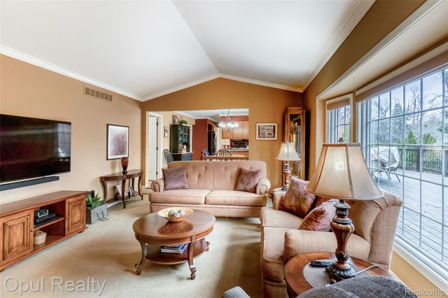 19760 Sussex Avenue, Livonia, MI 48152