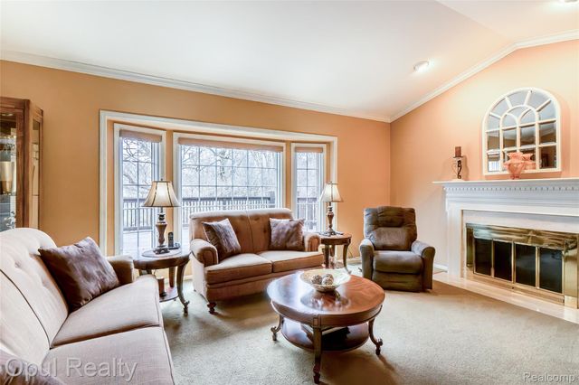 19760 Sussex Avenue, Livonia, MI 48152