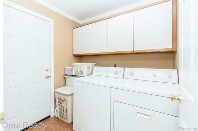 19760 Sussex Avenue, Livonia, MI 48152