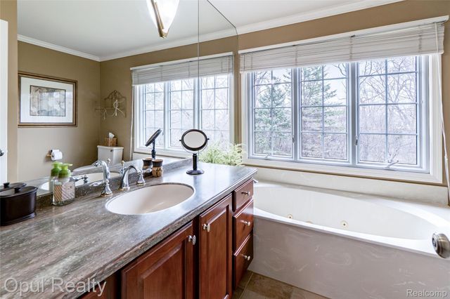 19760 Sussex Avenue, Livonia, MI 48152