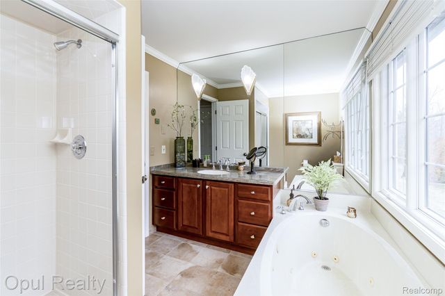 19760 Sussex Avenue, Livonia, MI 48152