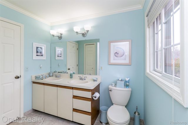 19760 Sussex Avenue, Livonia, MI 48152