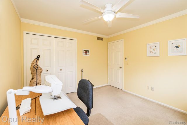 19760 Sussex Avenue, Livonia, MI 48152