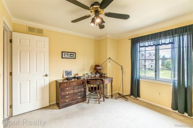 19760 Sussex Avenue, Livonia, MI 48152