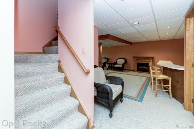 19760 Sussex Avenue, Livonia, MI 48152