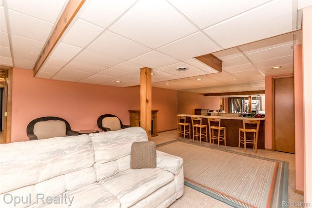 19760 Sussex Avenue, Livonia, MI 48152