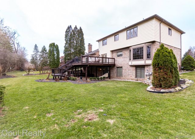 19760 Sussex Avenue, Livonia, MI 48152