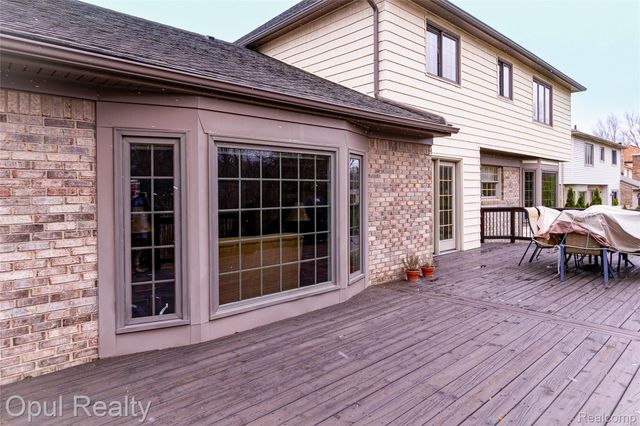 19760 Sussex Avenue, Livonia, MI 48152