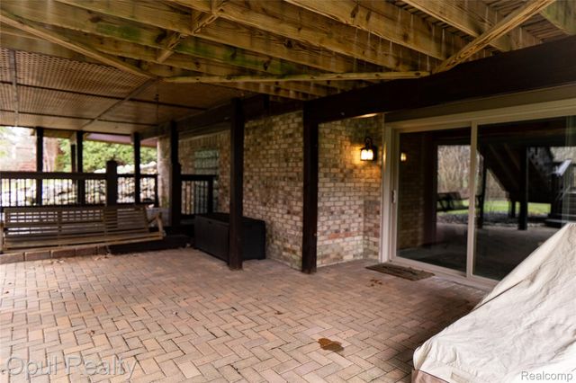 19760 Sussex Avenue, Livonia, MI 48152