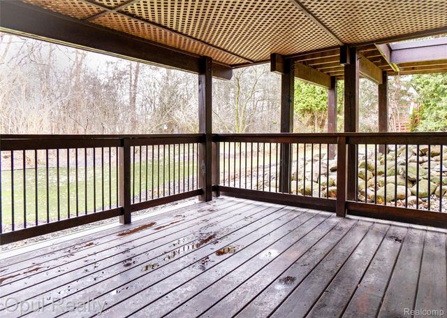 19760 Sussex Avenue, Livonia, MI 48152