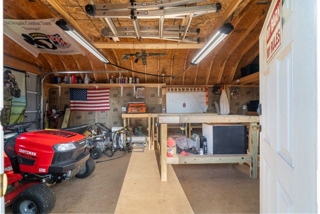 400 Leslie Wood Dr, Clarksville, TN 37040