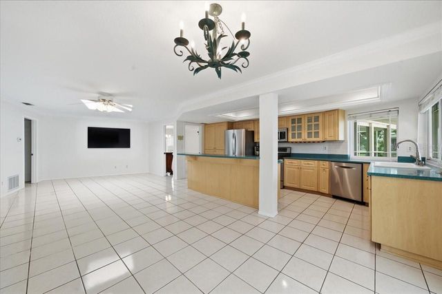 11176 HAMMOCK DRIVE, Largo, FL 33774