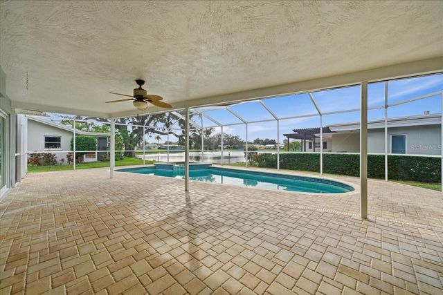 11176 HAMMOCK DRIVE, Largo, FL 33774