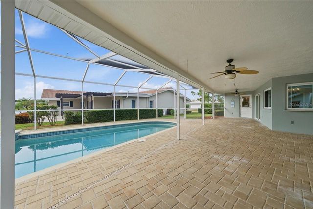 11176 HAMMOCK DRIVE, Largo, FL 33774