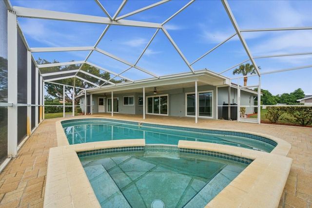 11176 HAMMOCK DRIVE, Largo, FL 33774