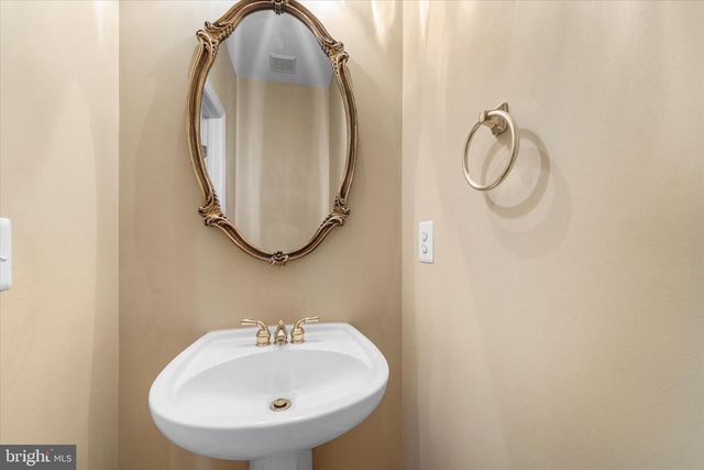 19028 SNOWBERRY CT, Leesburg, VA 20176