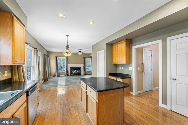 19028 SNOWBERRY CT, Leesburg, VA 20176