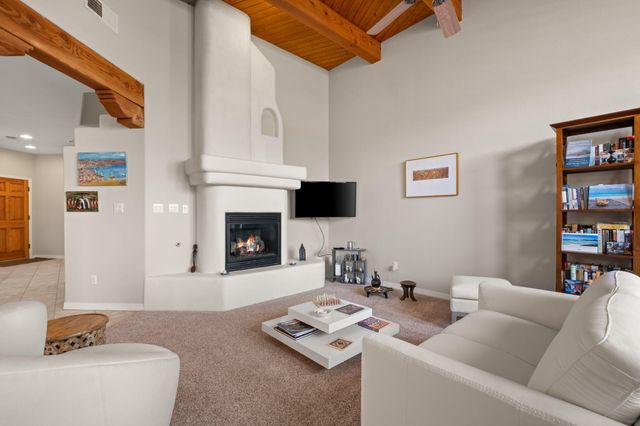 8719 DESERT FOX Way NE, Albuquerque, NM 87122