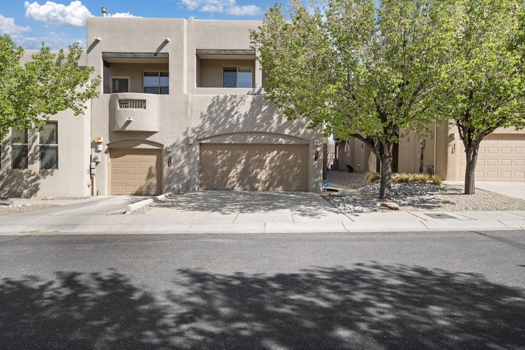 8719 DESERT FOX Way NE, Albuquerque, NM 87122