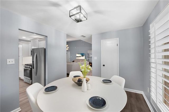 860 Waterbrook Court, Roswell, GA 30076