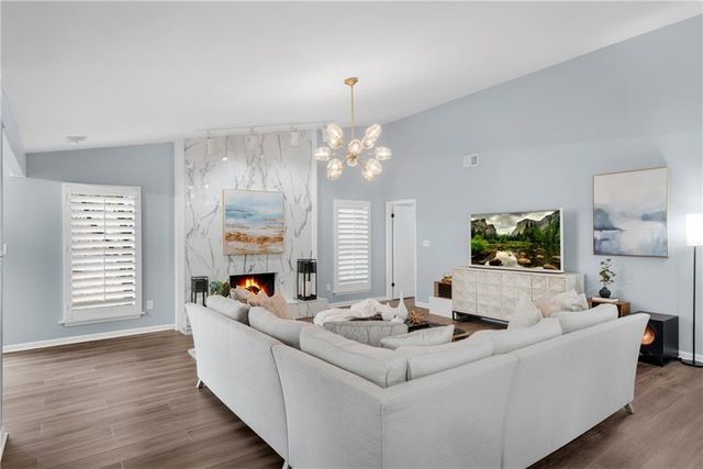 860 Waterbrook Court, Roswell, GA 30076