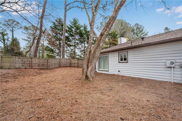 860 Waterbrook Court, Roswell, GA 30076