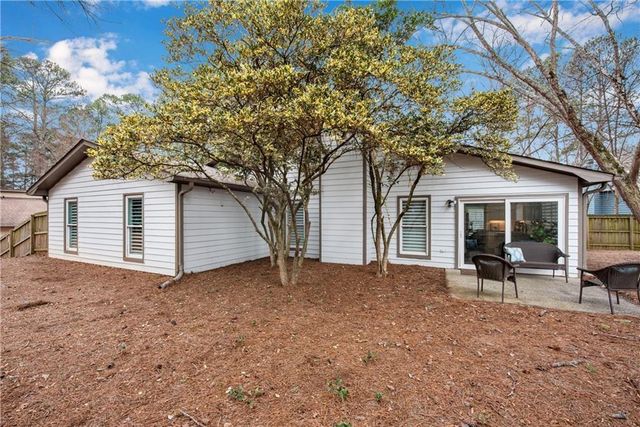 860 Waterbrook Court, Roswell, GA 30076