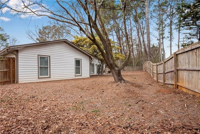860 Waterbrook Court, Roswell, GA 30076