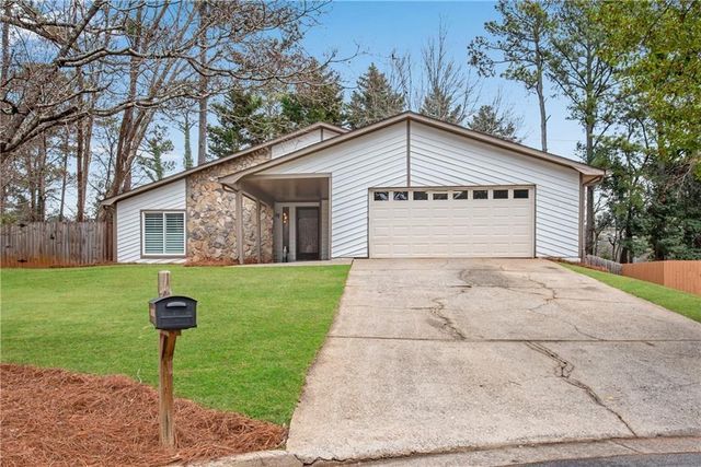 860 Waterbrook Court, Roswell, GA 30076