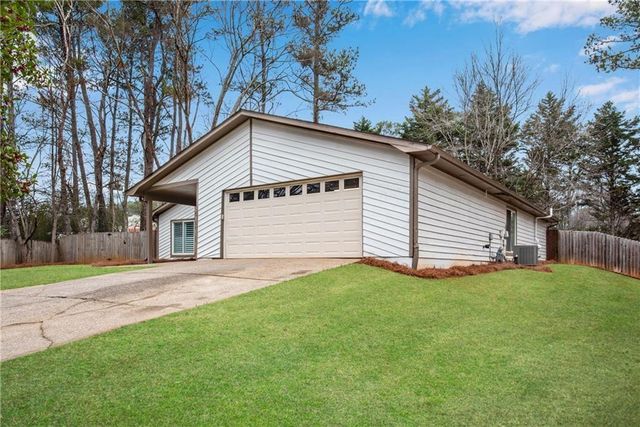 860 Waterbrook Court, Roswell, GA 30076