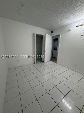 9704 Hammocks Blvd 104, Miami, FL 33196