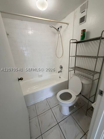 9704 Hammocks Blvd 104, Miami, FL 33196