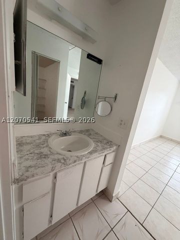 9704 Hammocks Blvd 104, Miami, FL 33196