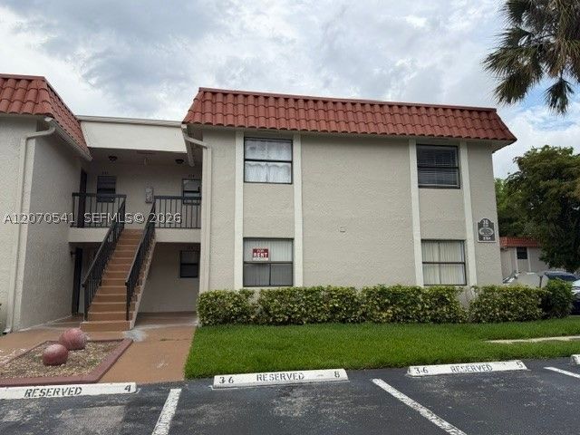 9704 Hammocks Blvd 104, Miami, FL 33196