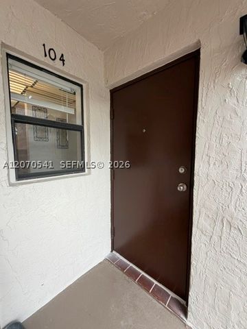 9704 Hammocks Blvd 104, Miami, FL 33196