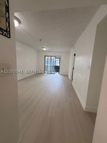 9704 Hammocks Blvd 104, Miami, FL 33196