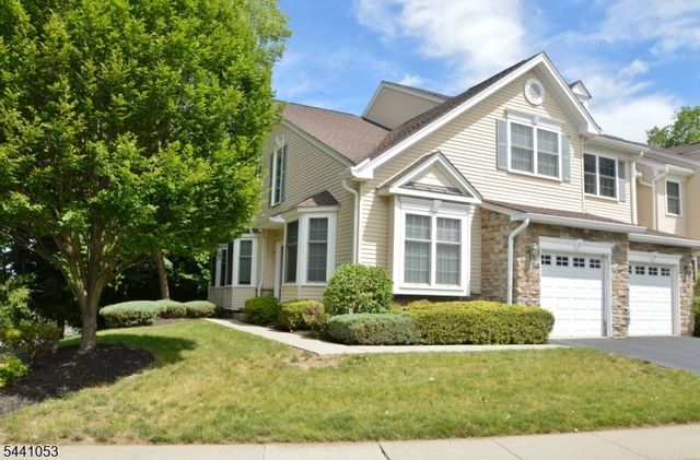 1 Greenwich Ct, Mount Olive Twp., NJ 07828
