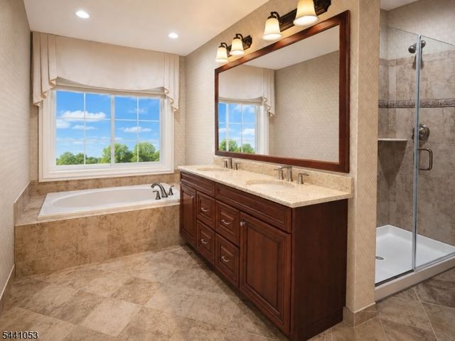 1 Greenwich Ct, Mount Olive Twp., NJ 07828