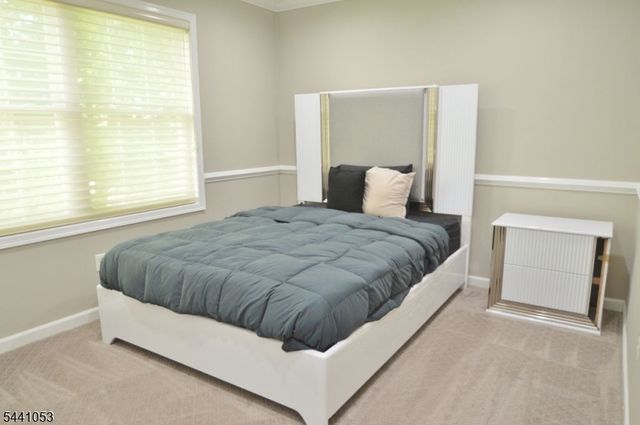1 Greenwich Ct, Mount Olive Twp., NJ 07828