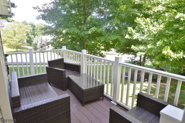1 Greenwich Ct, Mount Olive Twp., NJ 07828