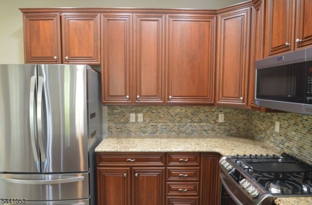 1 Greenwich Ct, Mount Olive Twp., NJ 07828