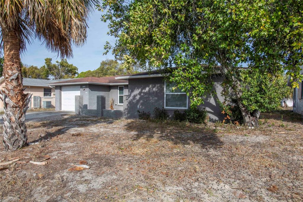 Image 3 of property listing at 11214 LINDEN LANE, Port Richey, FL 34668